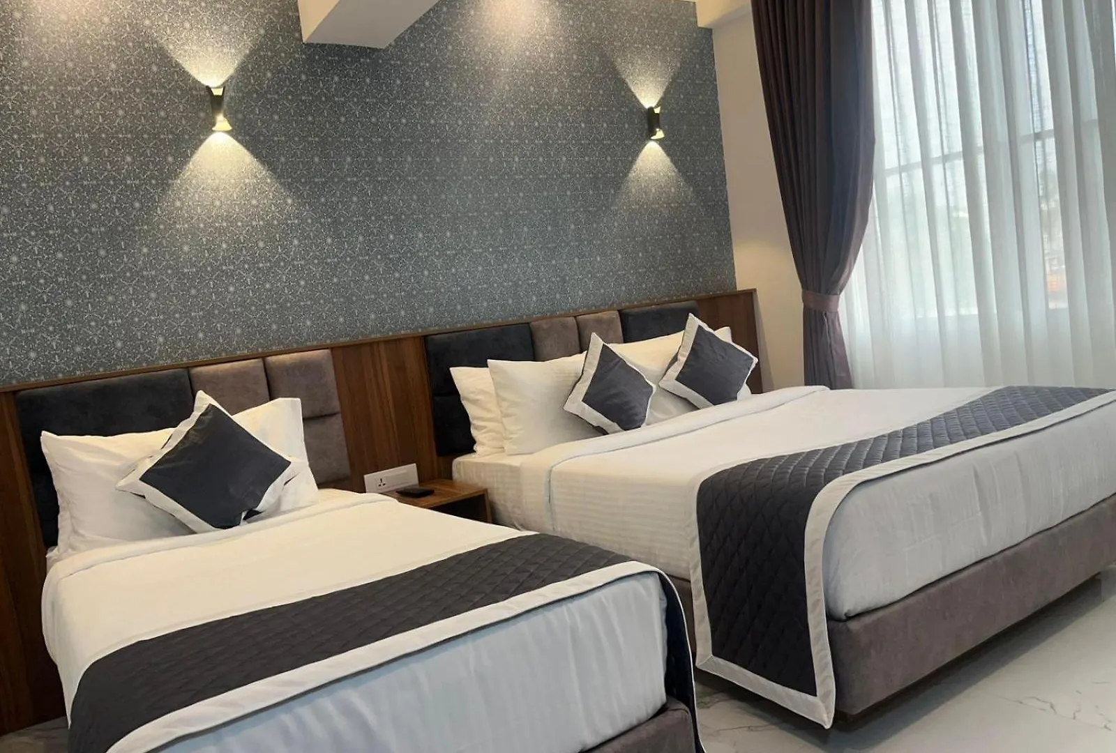 Sabu'S Grand Royale Hotel Тривандрум