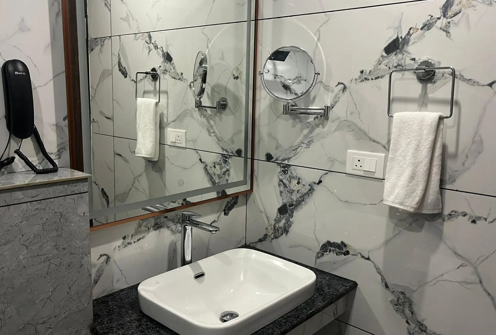 Sabu'S Grand Royale Hotel Тривандрум 4*,  Индия