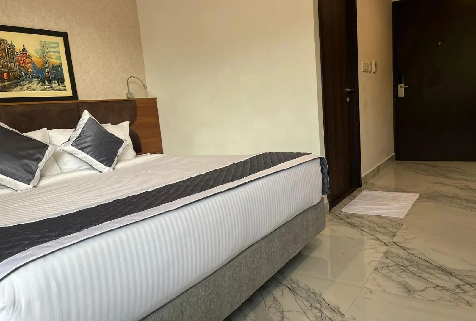 Sabu'S Grand Royale Hotel Тривандрум