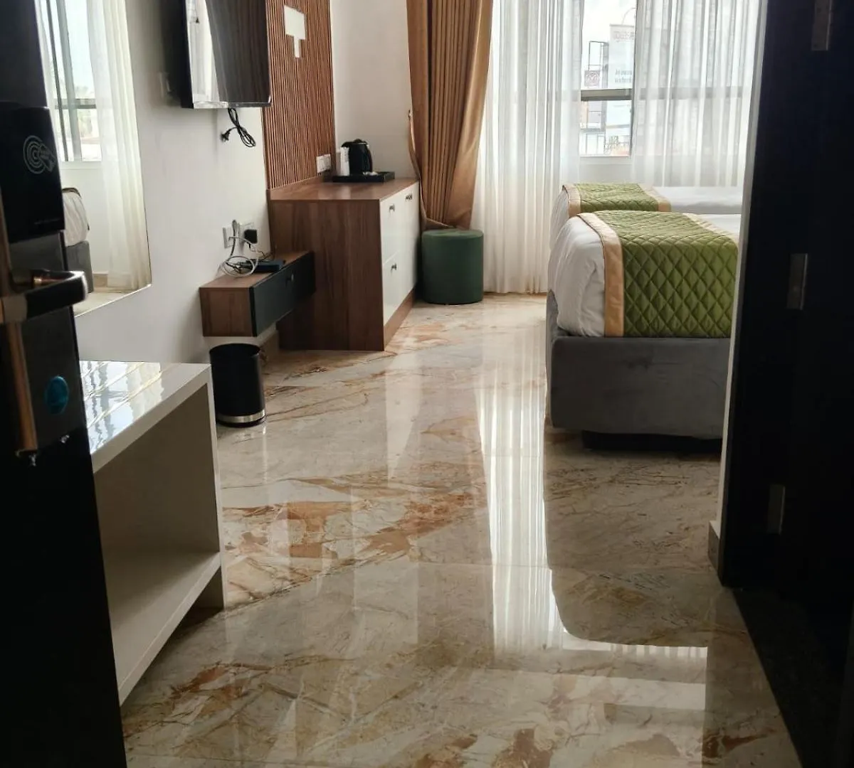 Sabu'S Grand Royale Hotel Thiruvananthapuram 4*,
